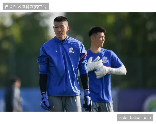 阿德里安·拉比奥的后排插上进攻是一大特点，他将利用身高优势在定位球战术中威胁对手